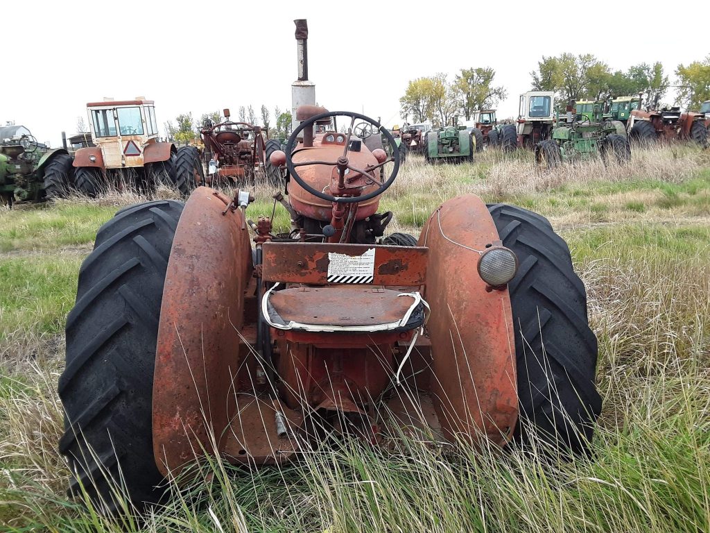IHSW6TRACTOR250