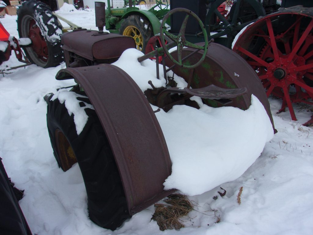 JOHNDEEREGPTRACTOR318600