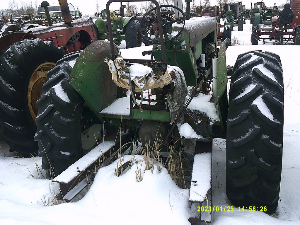OLIVER880TRACTOR381556