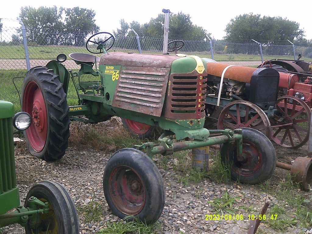 OLIVER66TRACTOR430190