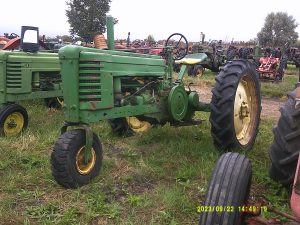 JOHNDEEREBTRACTOR114913