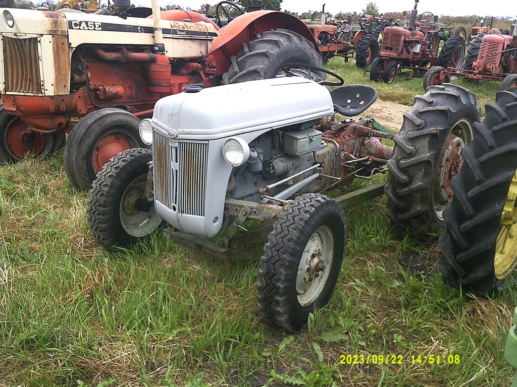 FORD9NTRACTOR180594