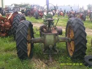 JOHNDEEREATRACTOR499720