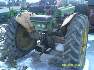 JOHNDEEREATRACTOR675302