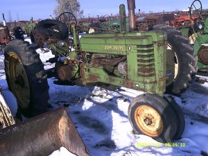 JOHNDEEREBTRACTOR251584