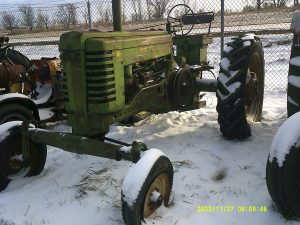 JOHNDEEREAWTRACTOR659457