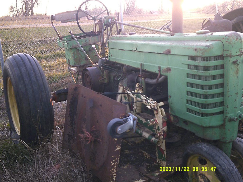 JOHNDEEREHTRACTOR18692