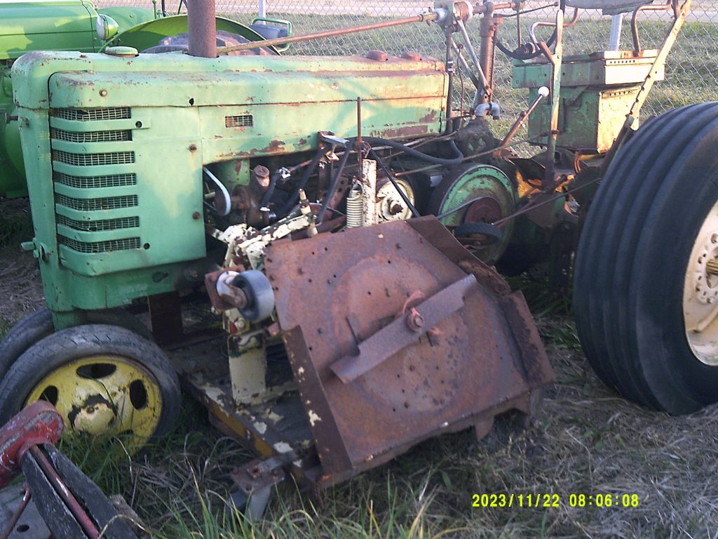 JOHNDEEREHTRACTOR18692