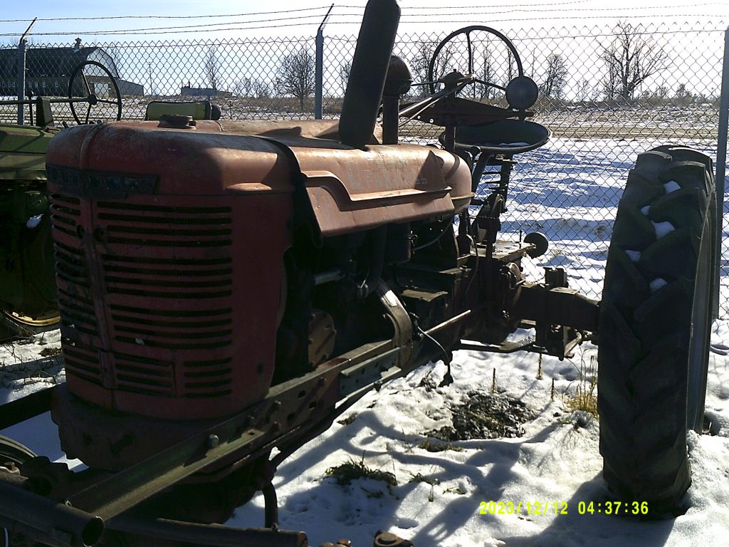 IHHTRACTOR143974