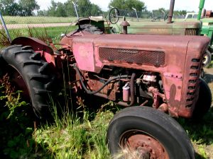 IHB275TRACTOR18102