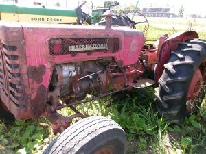 IHB275TRACTOR18102